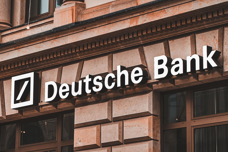 Deutsche Bank Logo an Haus Mauer